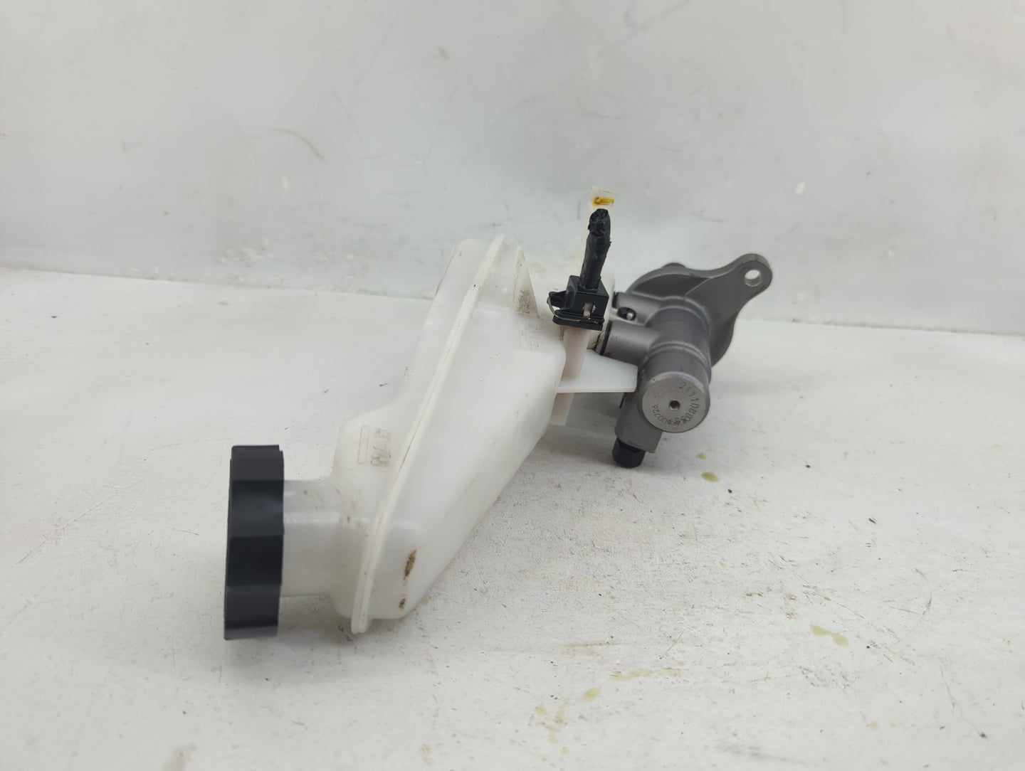2019-2022 Kia Forte Brake Master Cylinder - Oemusedautoparts1.com