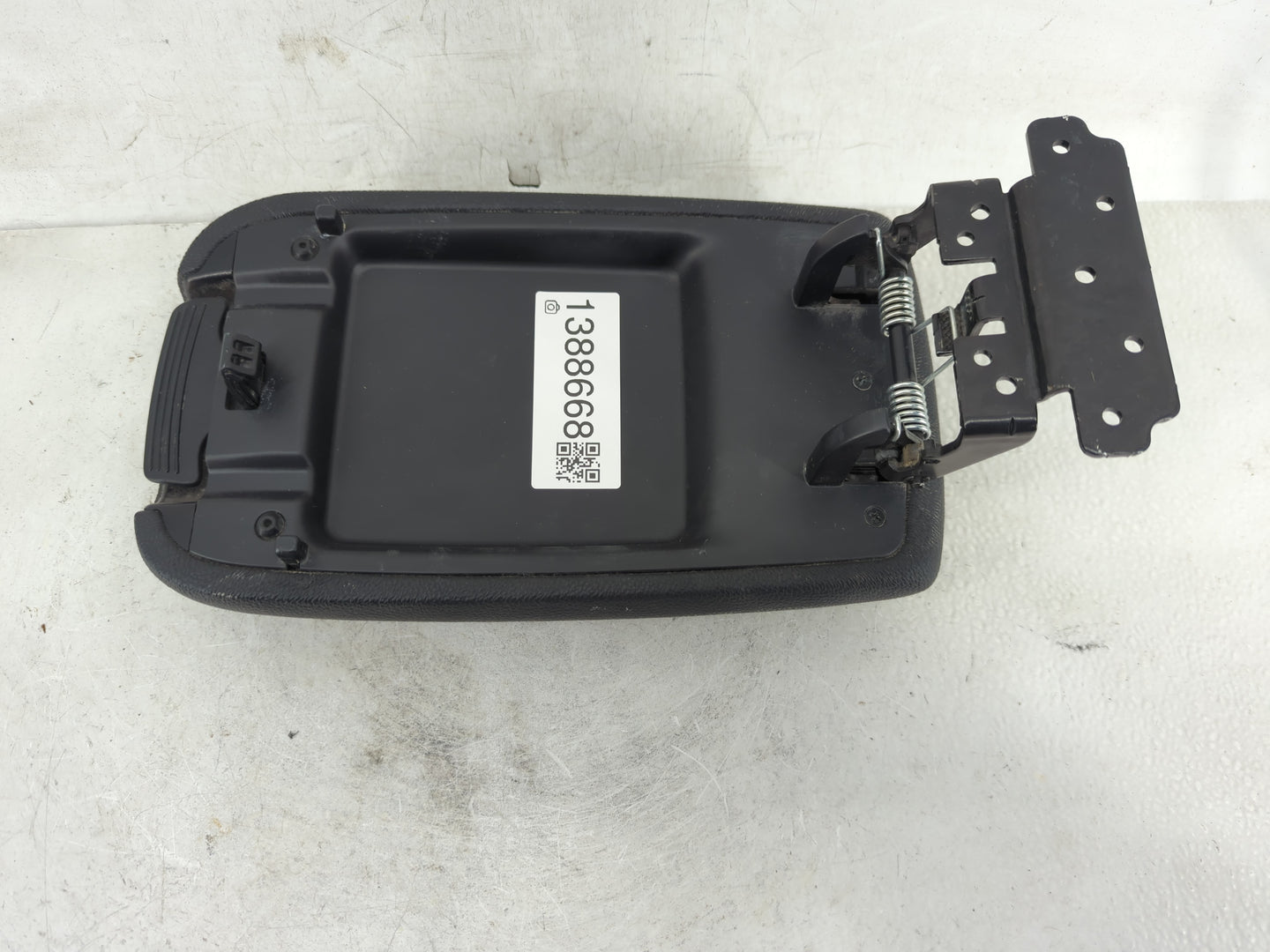 2020 Kia Forte Center Console Armrest Cover Lid Fits OEM Used Auto Parts - Oemusedautoparts1.com