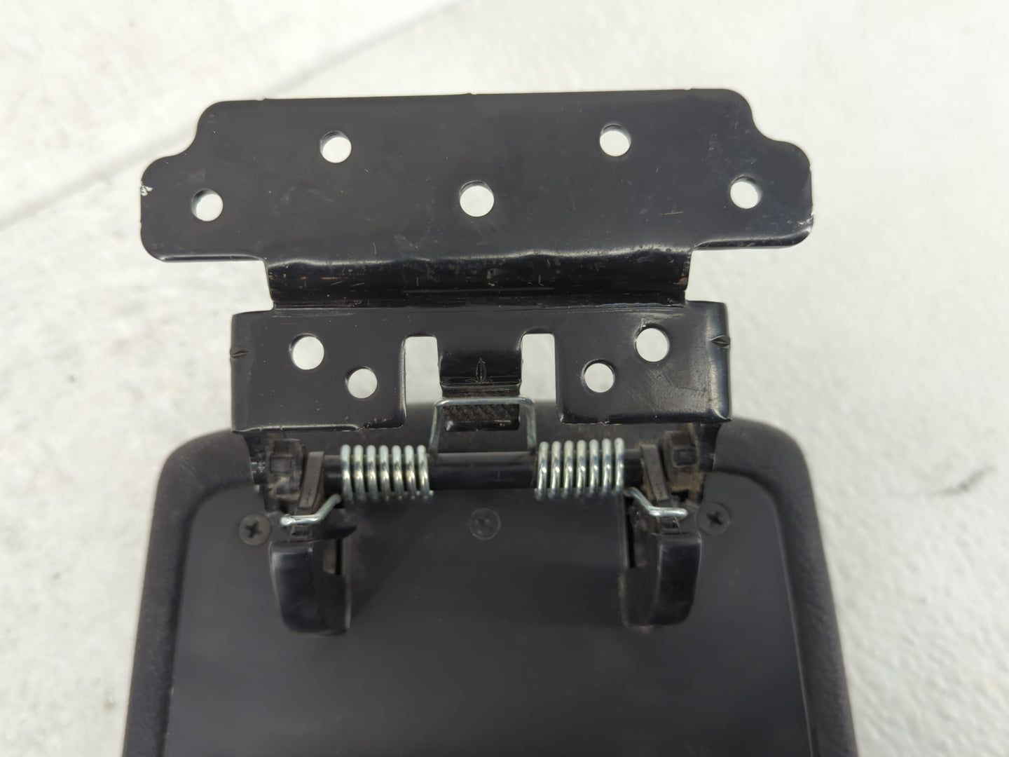 2020 Kia Forte Center Console Armrest Cover Lid Fits OEM Used Auto Parts - Oemusedautoparts1.com