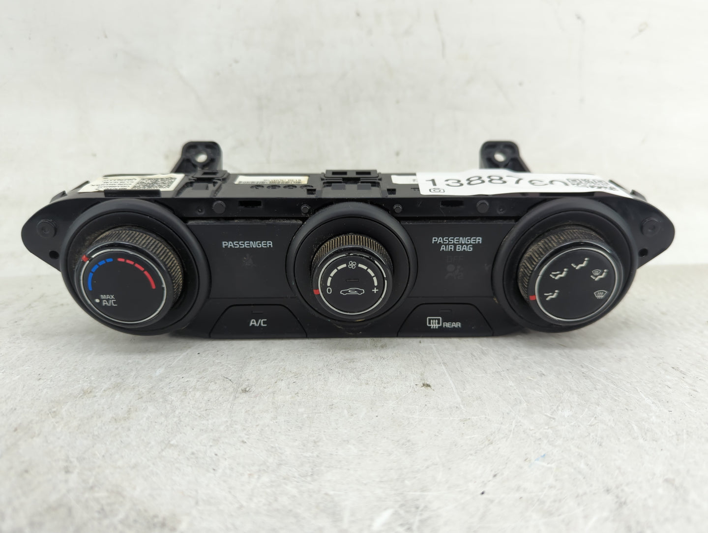 2019-2021 Kia Forte Climate Control Module Temperature AC/Heater Replacement P/N:97250-M6130WK Fits Fits 2019 2020 2021 OEM 
