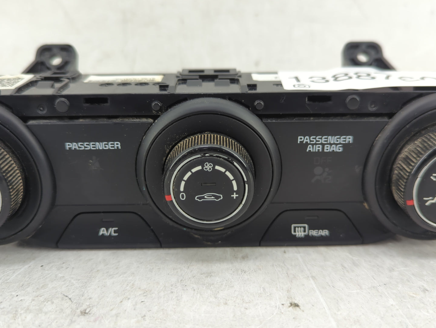 2019-2021 Kia Forte Climate Control Module Temperature AC/Heater Replacement P/N:97250-M6130WK Fits Fits 2019 2020 2021 OEM 
