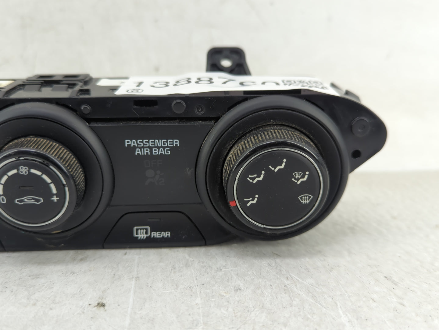 2019-2021 Kia Forte Climate Control Module Temperature AC/Heater Replacement P/N:97250-M6130WK Fits Fits 2019 2020 2021 OEM 