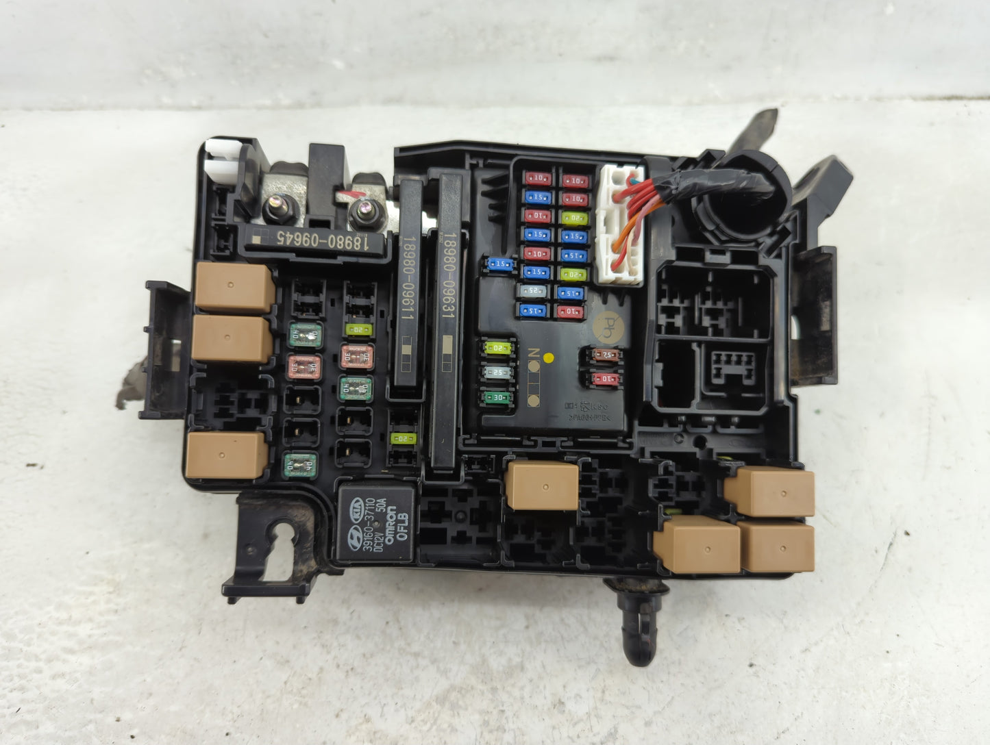 2019-2020 Kia Forte Fusebox Fuse Box Panel Relay Module P/N:91956-M7020 Fits Fits 2019 2020 OEM Used Auto Parts - Oemusedaut