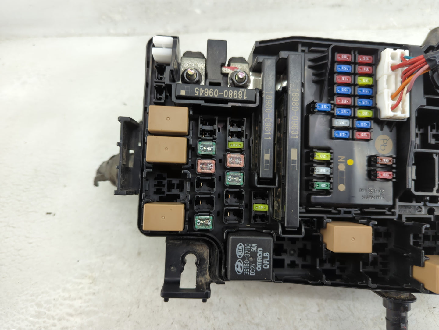 2019-2020 Kia Forte Fusebox Fuse Box Panel Relay Module P/N:91956-M7020 Fits Fits 2019 2020 OEM Used Auto Parts - Oemusedaut