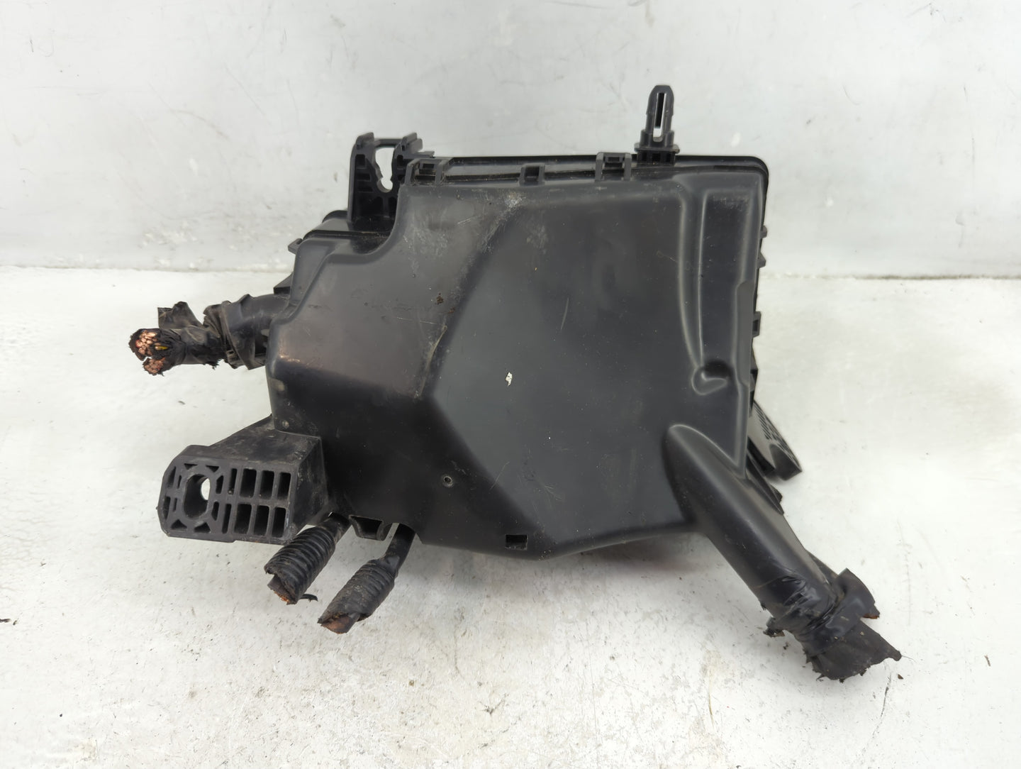 2019-2020 Kia Forte Fusebox Fuse Box Panel Relay Module P/N:91956-M7020 Fits Fits 2019 2020 OEM Used Auto Parts - Oemusedaut