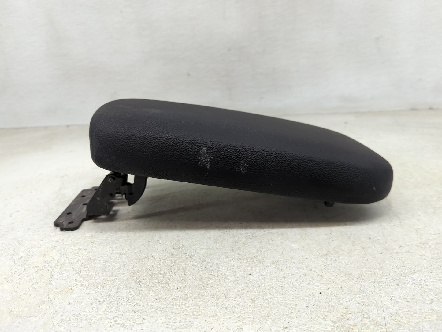 2020 Kia Forte Center Console Armrest Cover Lid Fits OEM Used Auto Parts - Oemusedautoparts1.com