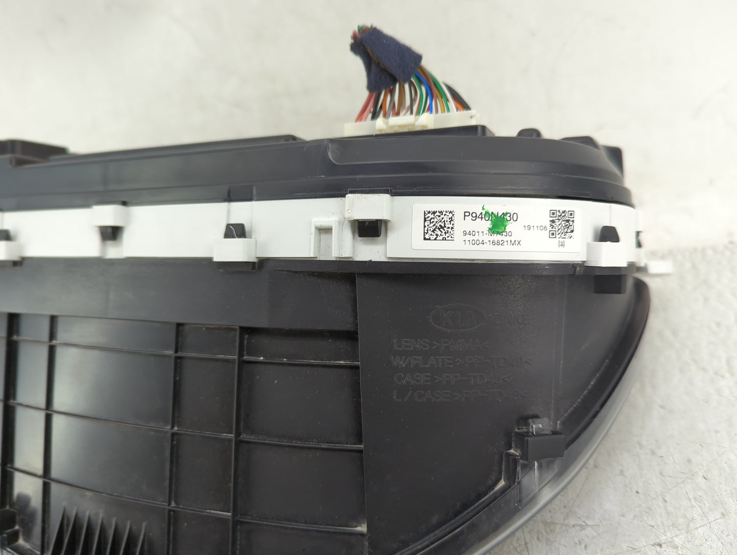 2019-2021 Kia Forte Instrument Cluster Speedometer Gauges P/N:94011-M7430 Fits Fits 2019 2020 2021 OEM Used Auto Parts - Oem