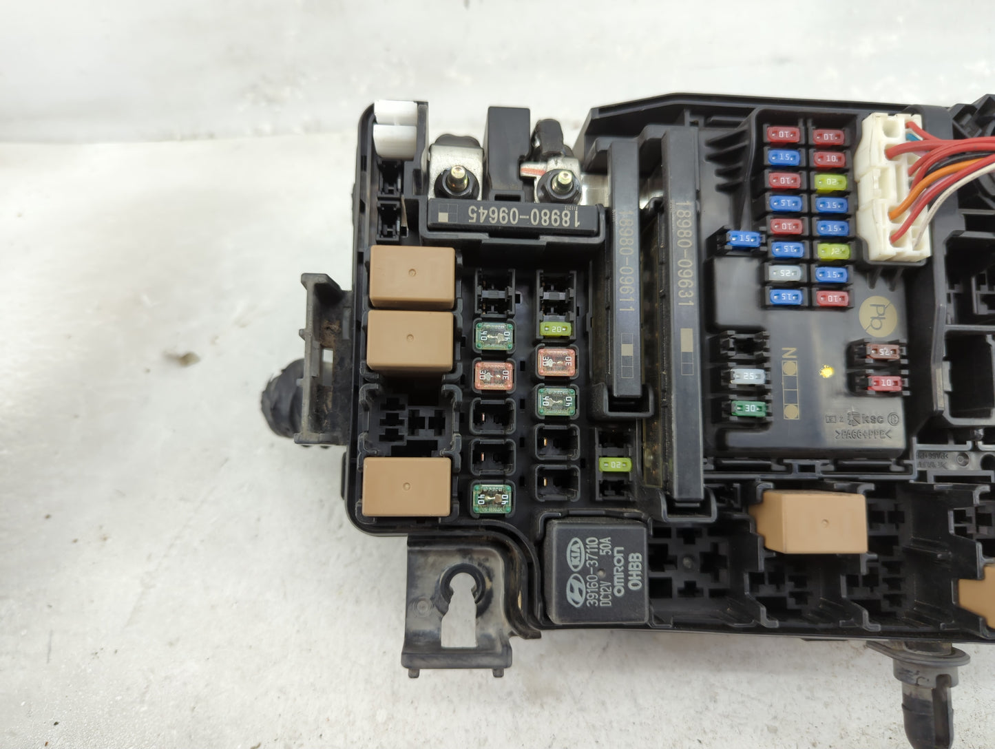 2019-2020 Kia Forte Fusebox Fuse Box Panel Relay Module P/N:91956-M7020 Fits Fits 2019 2020 OEM Used Auto Parts - Oemusedaut