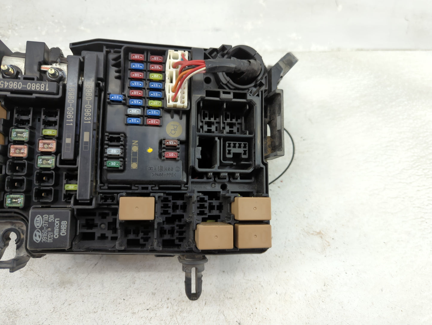 2019-2020 Kia Forte Fusebox Fuse Box Panel Relay Module P/N:91956-M7020 Fits Fits 2019 2020 OEM Used Auto Parts - Oemusedaut