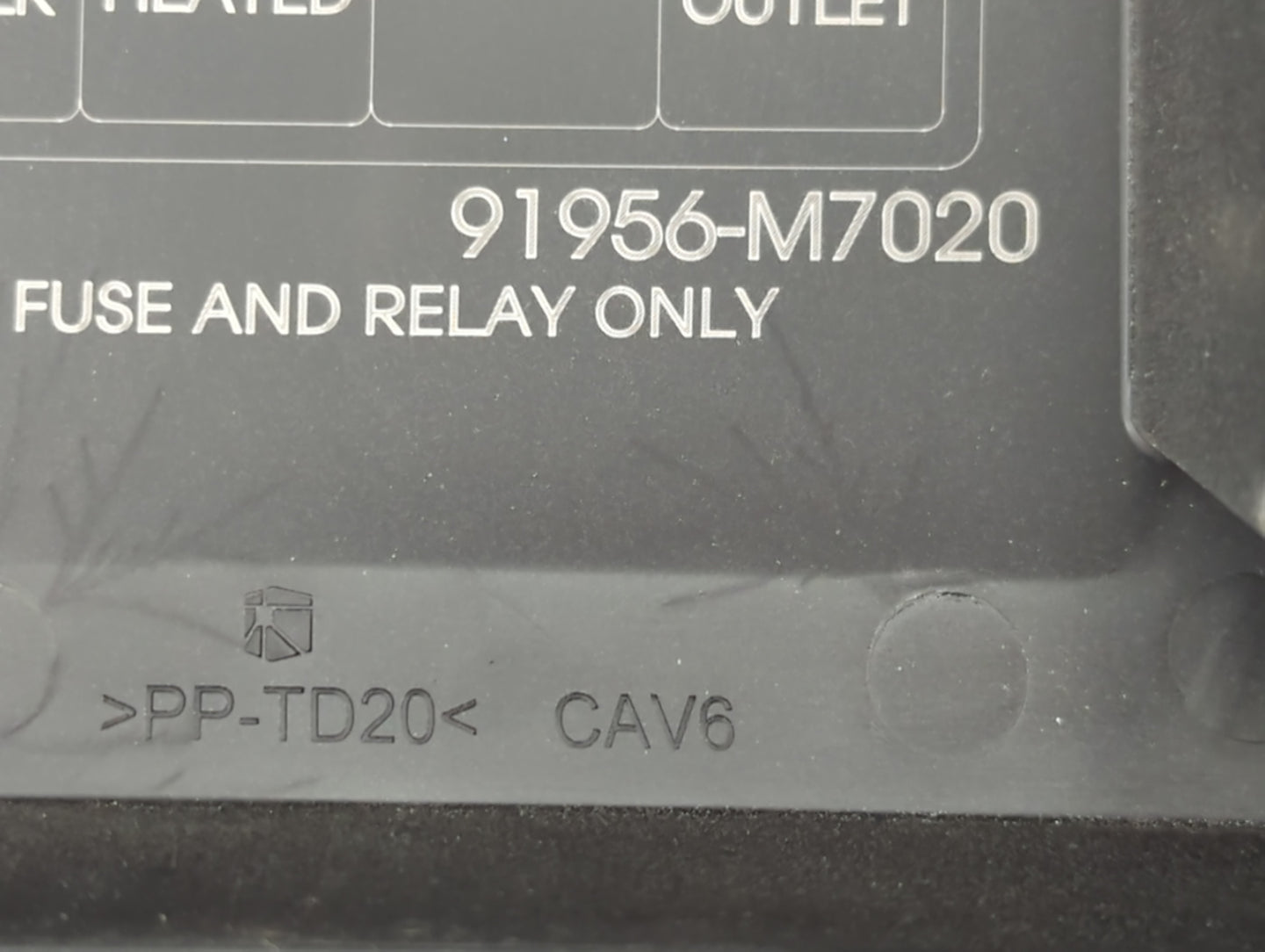2019-2020 Kia Forte Fusebox Fuse Box Panel Relay Module P/N:91956-M7020 Fits Fits 2019 2020 OEM Used Auto Parts - Oemusedaut
