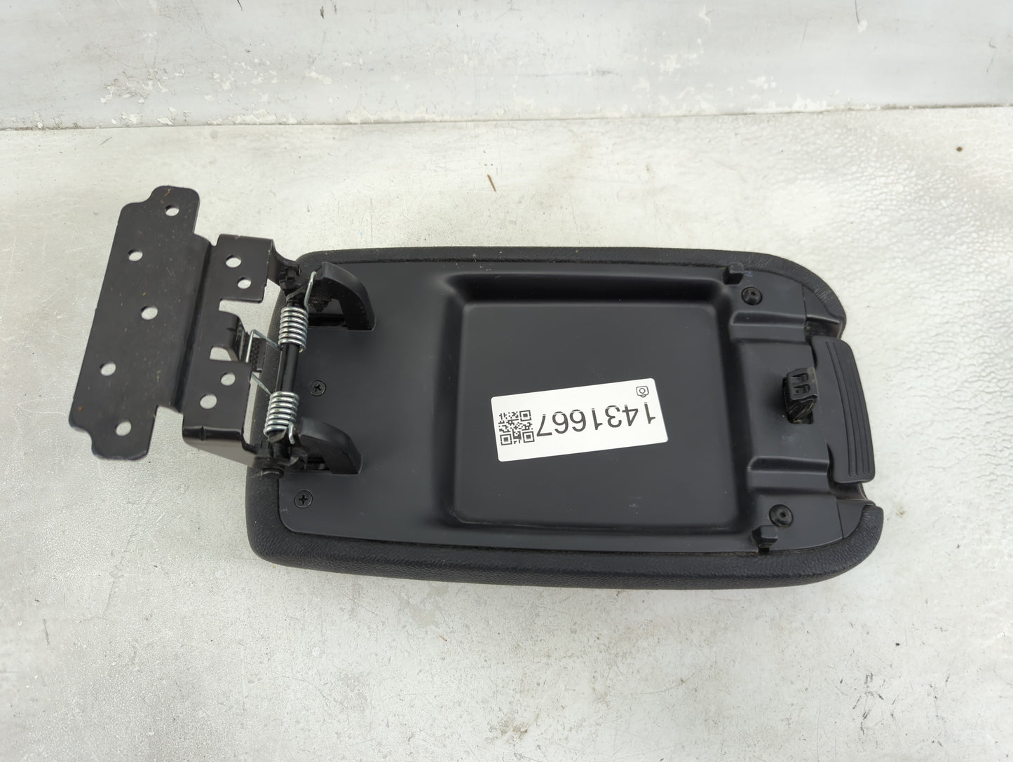 2020 Kia Forte Center Console Armrest Cover Lid Fits OEM Used Auto Parts - Oemusedautoparts1.com