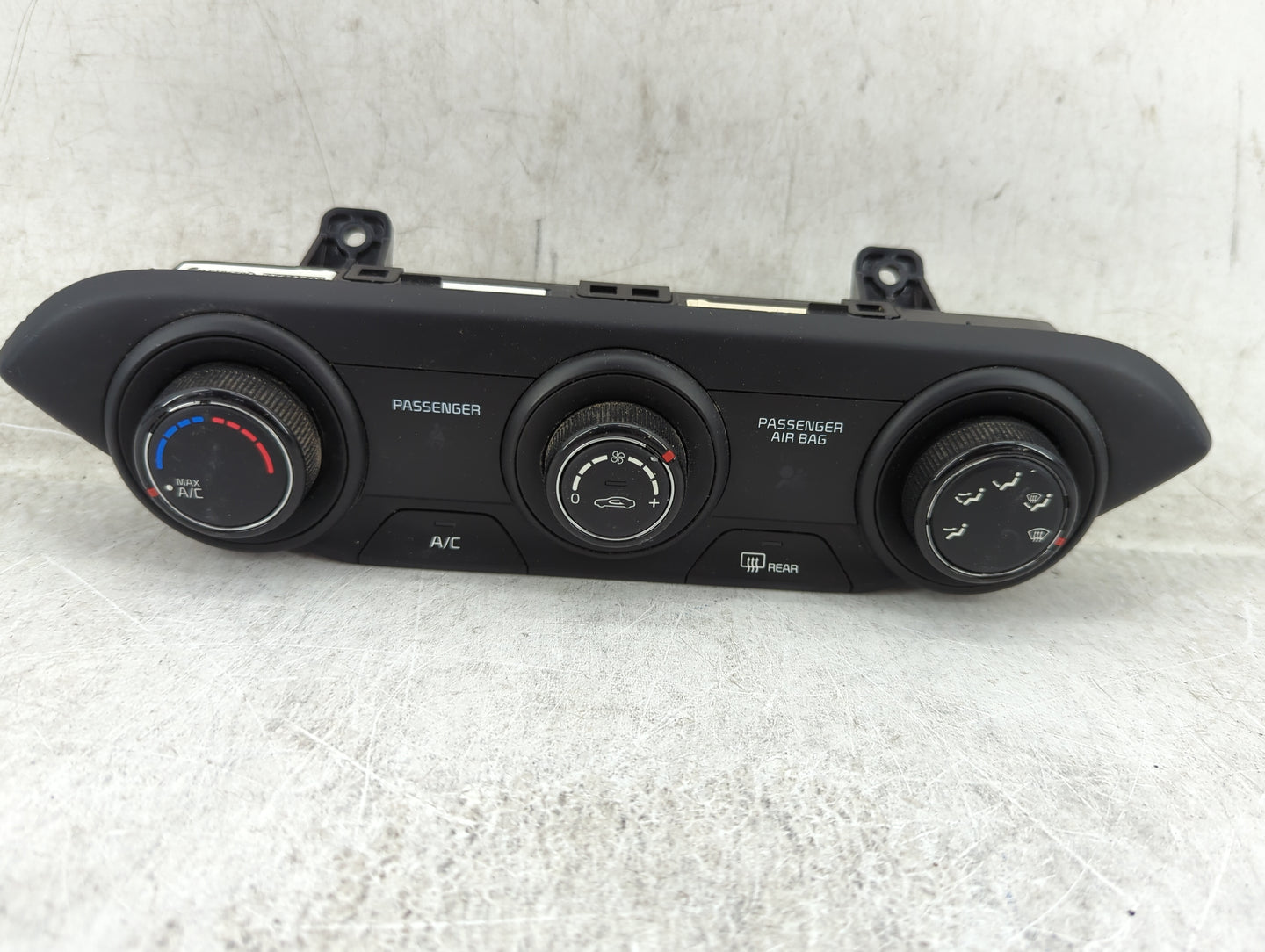 2020 Kia Forte Climate Control Module Temperature AC/Heater Replacement P/N:97250-M6130WK 0JH000122 Fits OEM Used Auto Parts