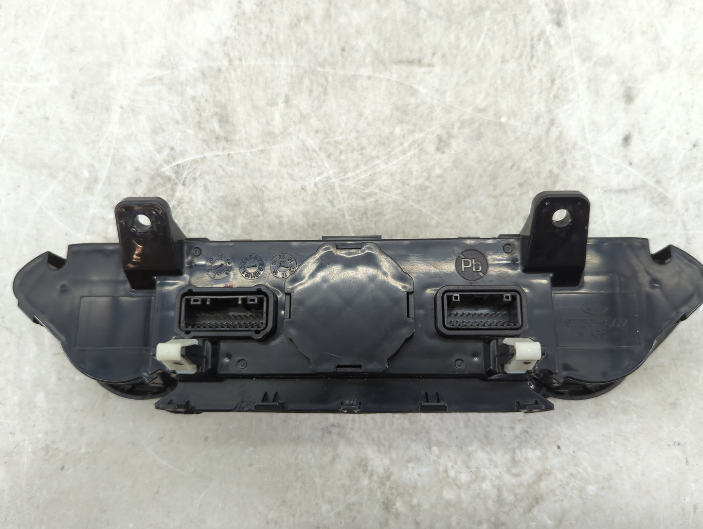 2020 Kia Forte Climate Control Module Temperature AC/Heater Replacement P/N:97250-M6130WK 0JH000122 Fits OEM Used Auto Parts
