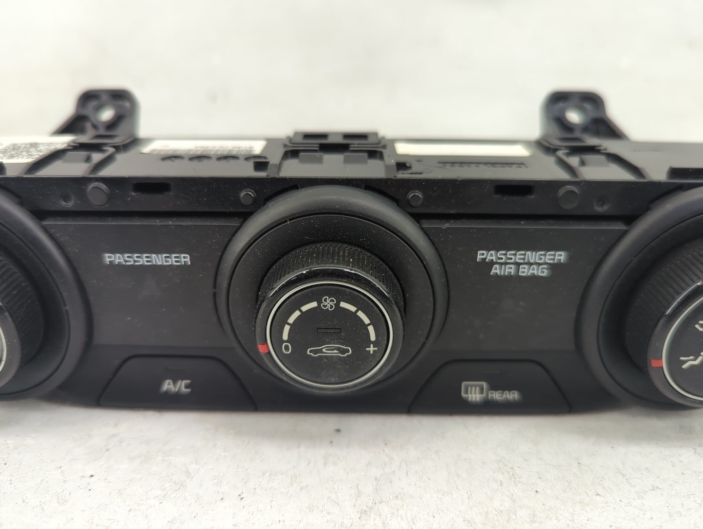 2019-2021 Kia Forte Climate Control Module Temperature AC/Heater Replacement P/N:97250-M6130WK Fits Fits 2019 2020 2021 OEM 