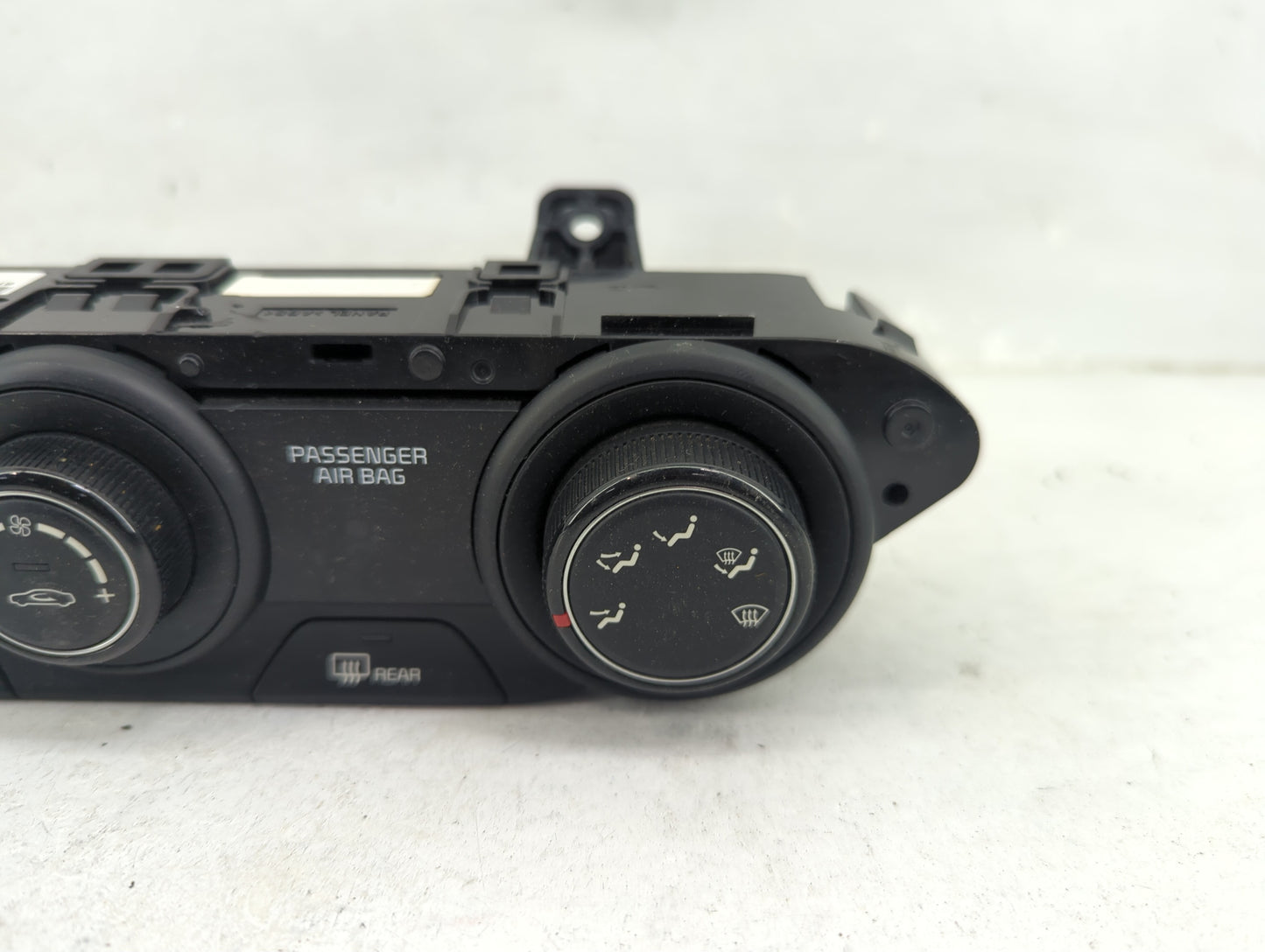2019-2021 Kia Forte Climate Control Module Temperature AC/Heater Replacement P/N:97250-M6130WK Fits Fits 2019 2020 2021 OEM 