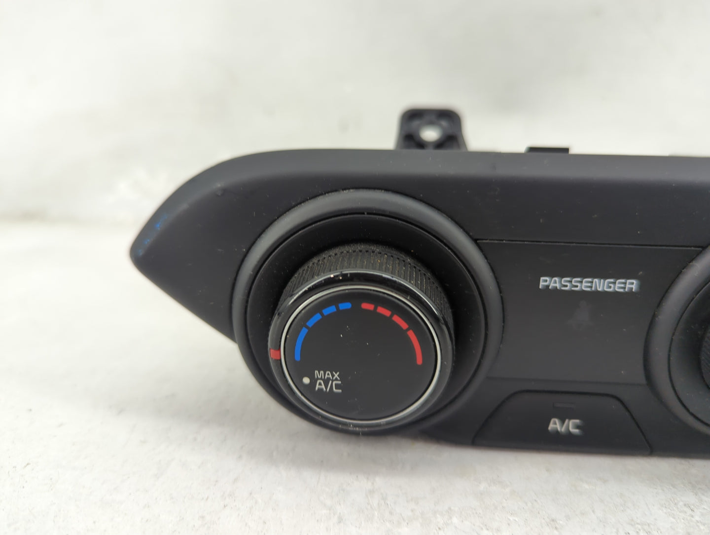 2019-2021 Kia Forte Climate Control Module Temperature AC/Heater Replacement P/N:97250-M6130WK Fits Fits 2019 2020 2021 OEM 