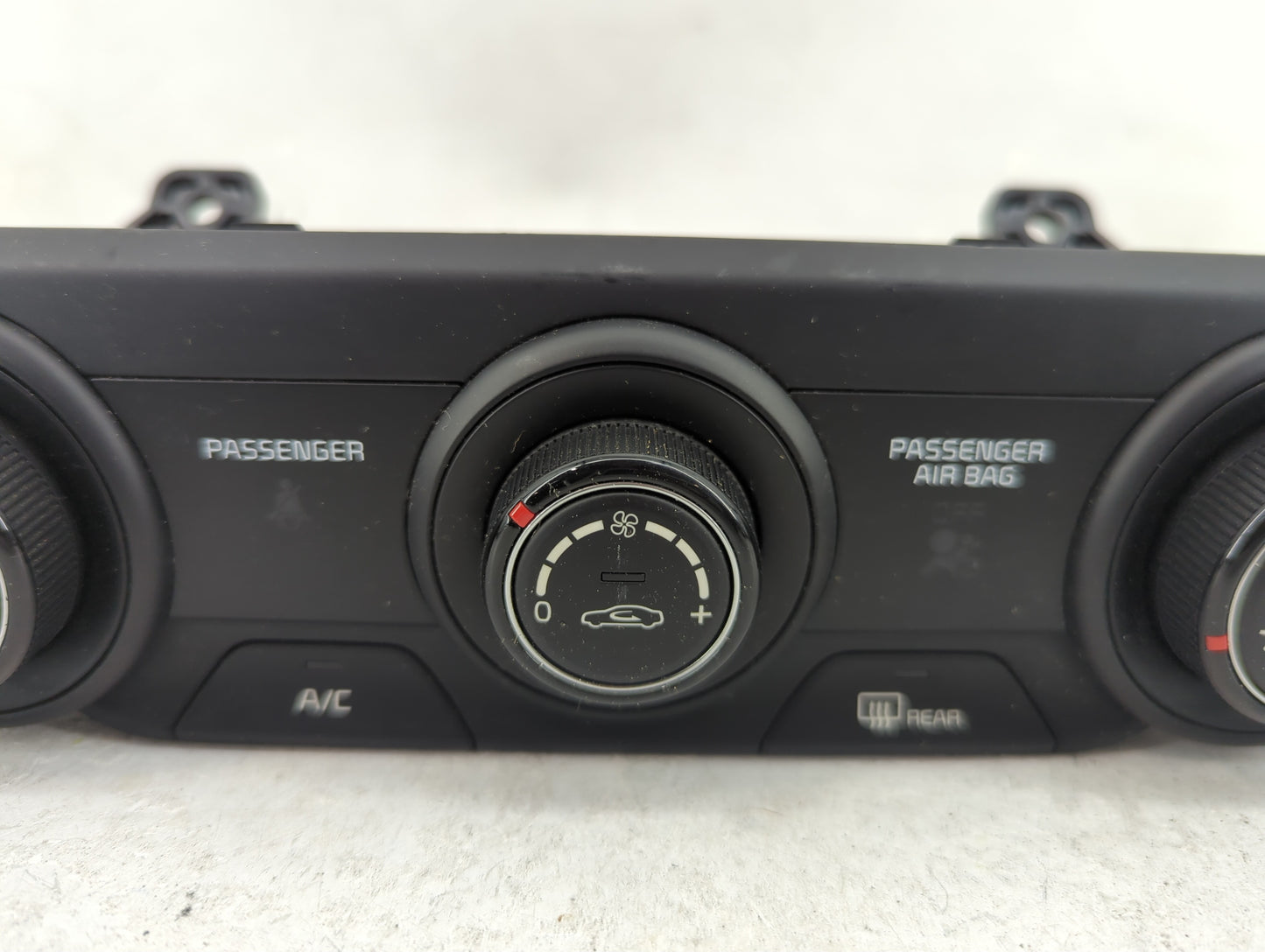 2019-2021 Kia Forte Climate Control Module Temperature AC/Heater Replacement P/N:97250-M6130WK Fits Fits 2019 2020 2021 OEM 