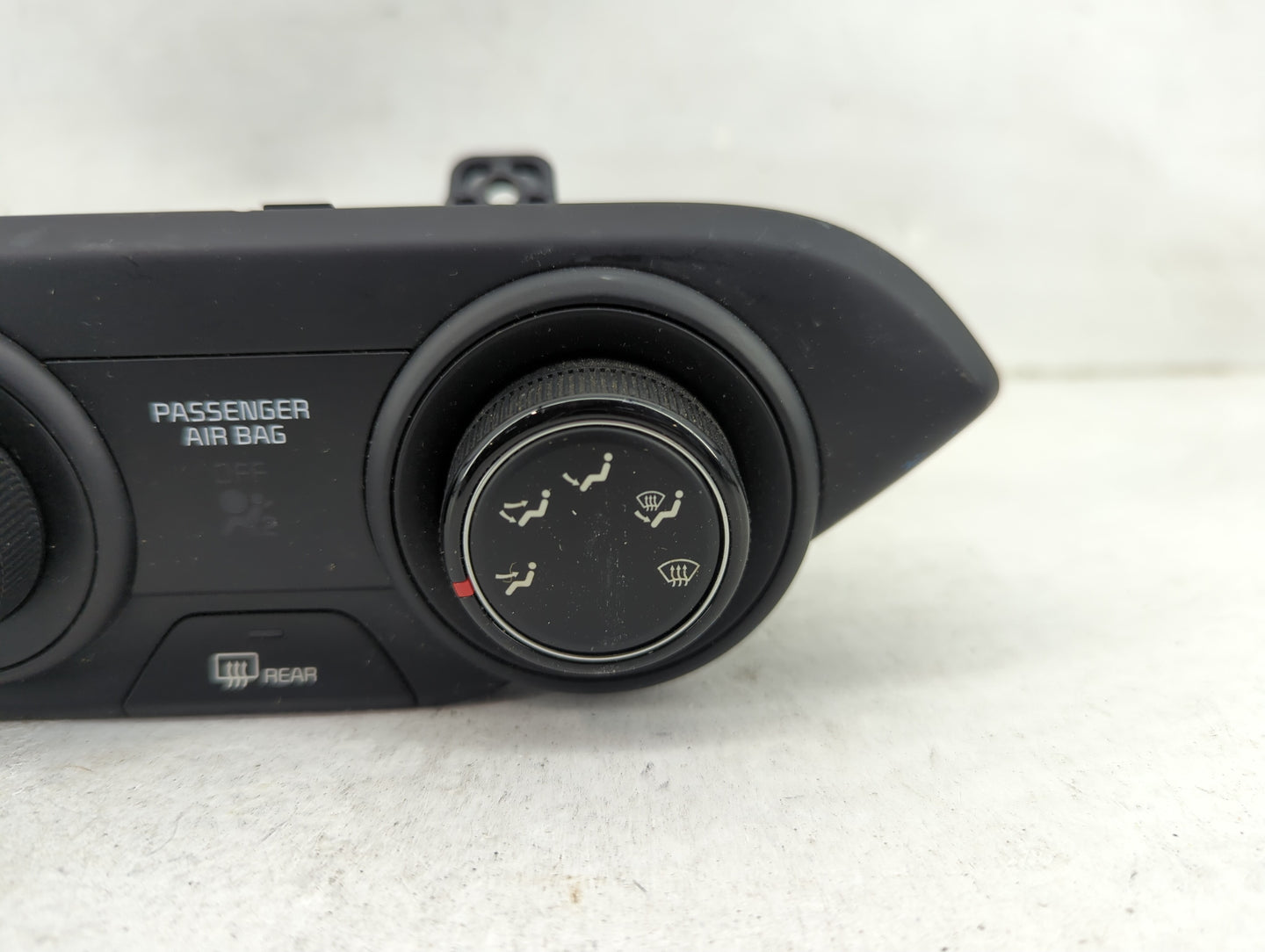 2019-2021 Kia Forte Climate Control Module Temperature AC/Heater Replacement P/N:97250-M6130WK Fits Fits 2019 2020 2021 OEM 