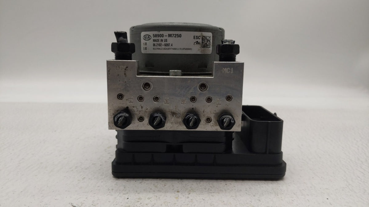 2019-2021 Kia Forte Anti-Lock Brake ABS Pump Module Actuator OEM P/N:58900-M7250 Fits Fits 2019 2020 2021 OEM Used Auto Part