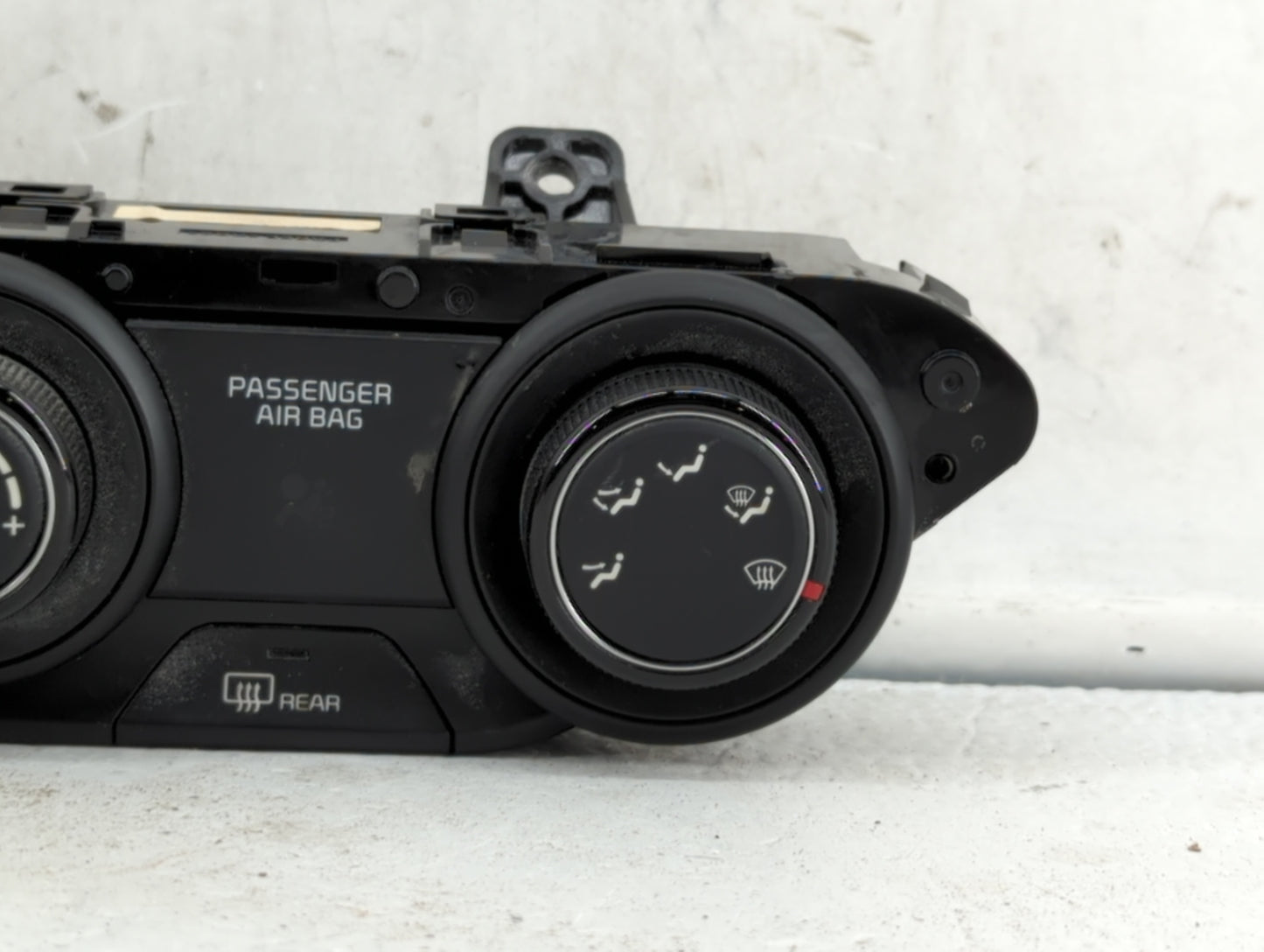 2019-2021 Kia Forte Climate Control Module Temperature AC/Heater Replacement P/N:97250-M6130WK 97250-M6XXX Fits OEM Used Aut