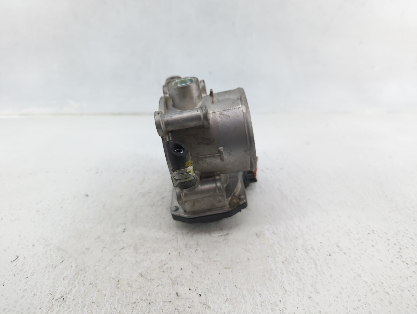 2019 Kia Forte Throttle Body P/N:35100-2E710 Fits OEM Used Auto Parts - Oemusedautoparts1.com