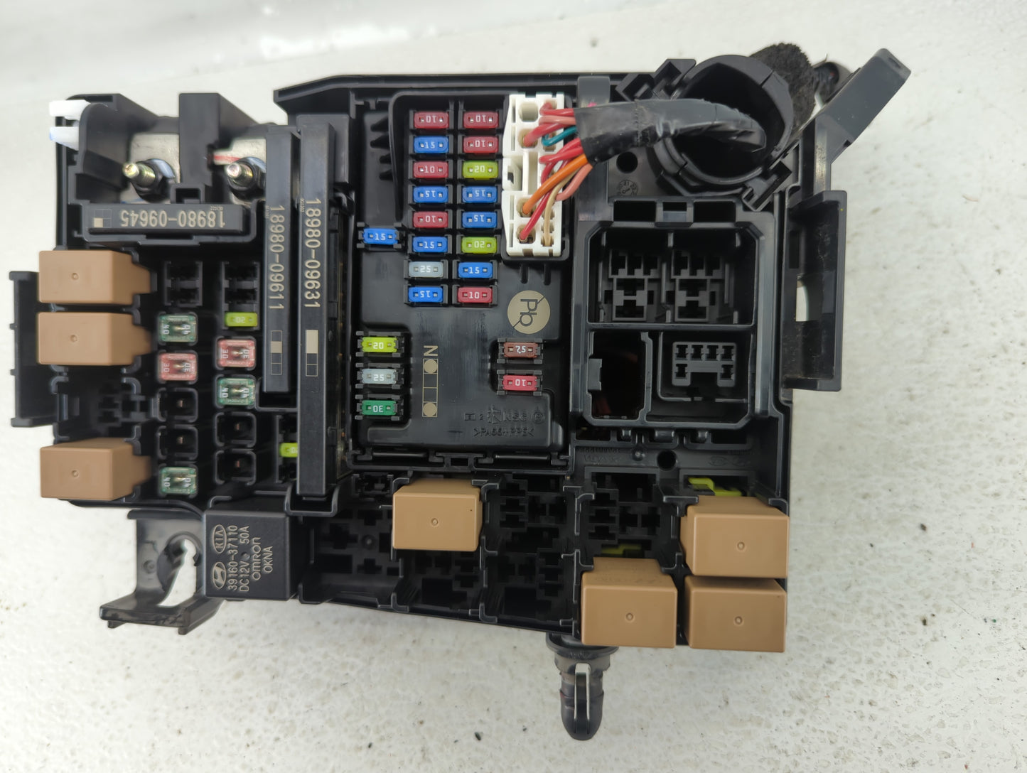 2019-2020 Kia Forte Fusebox Fuse Box Panel Relay Module P/N:91431-M7052 Fits Fits 2019 2020 OEM Used Auto Parts - Oemusedaut