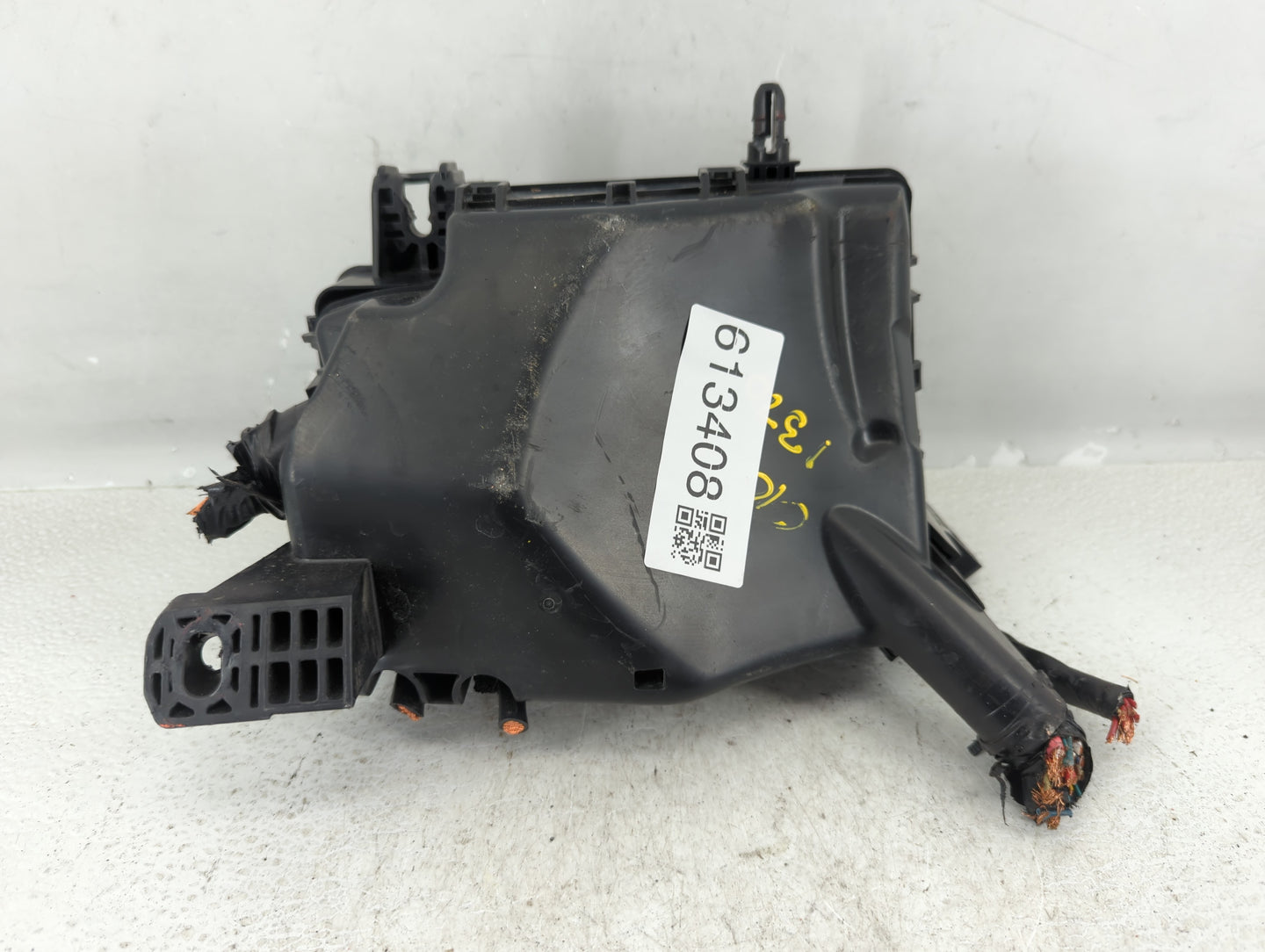 2019-2020 Kia Forte Fusebox Fuse Box Panel Relay Module P/N:91431-M7052 Fits Fits 2019 2020 OEM Used Auto Parts - Oemusedaut
