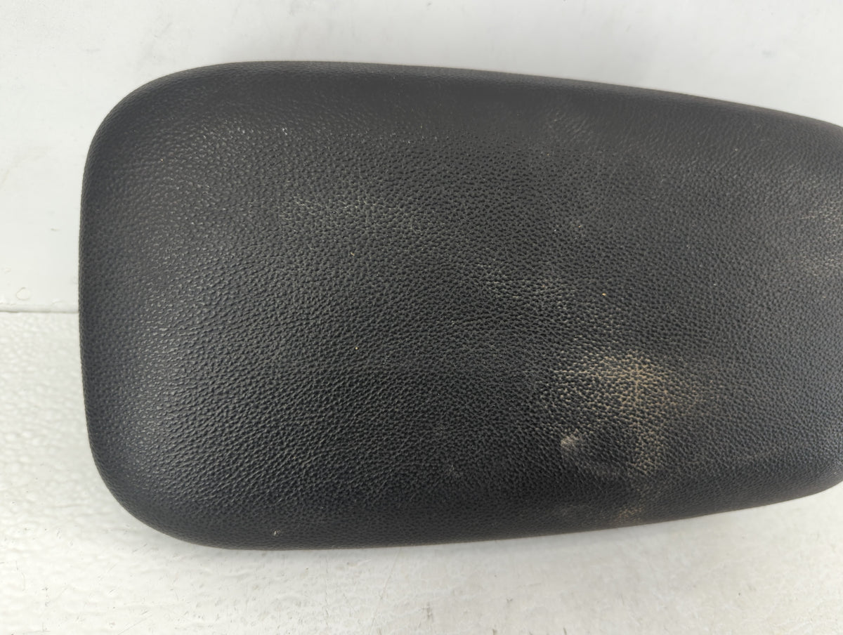 2020 Kia Forte Center Console Armrest Cover Lid Black 625388 - Oemusedautoparts1.com