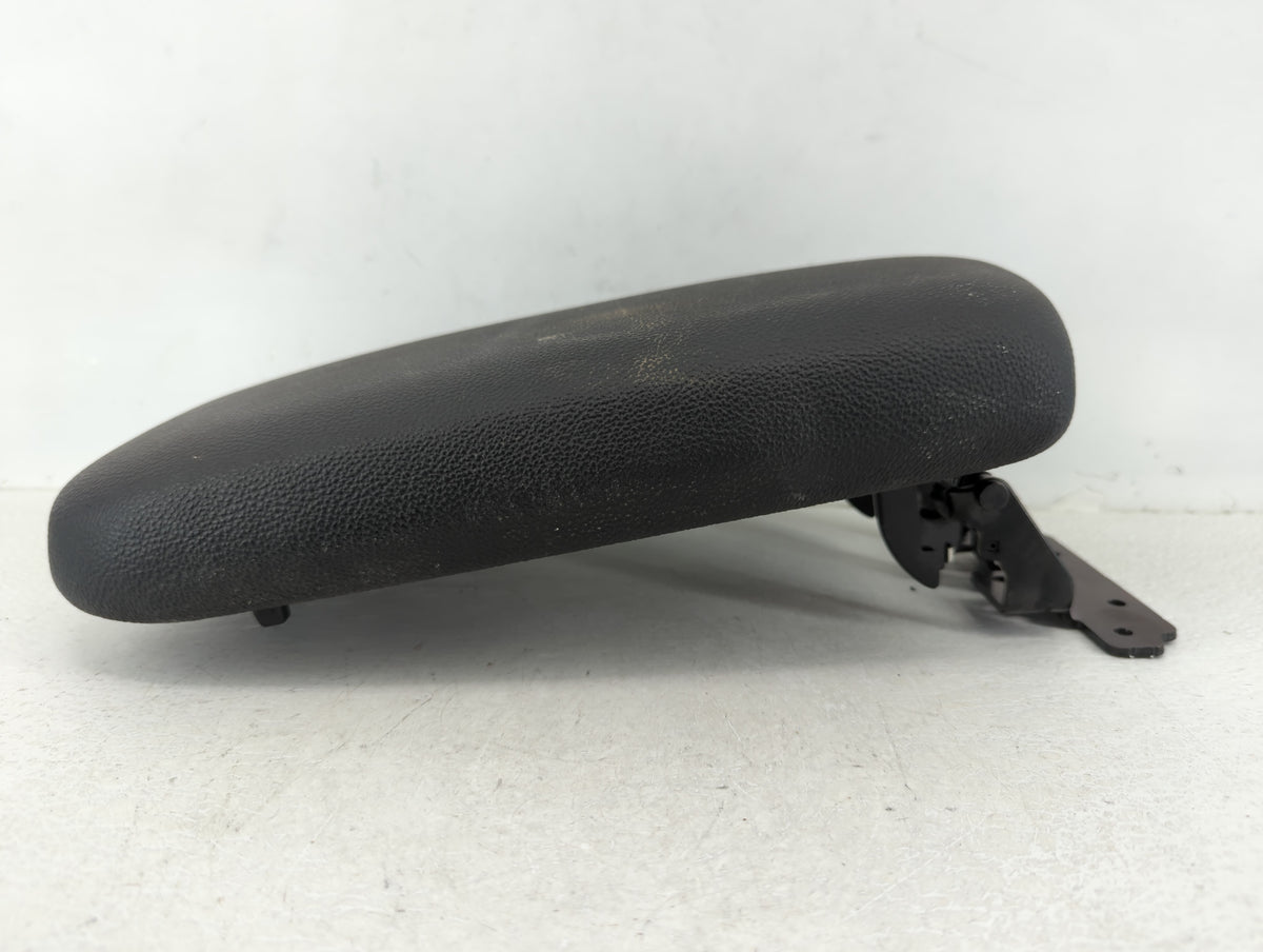2020 Kia Forte Center Console Armrest Cover Lid Black 625388 - Oemusedautoparts1.com