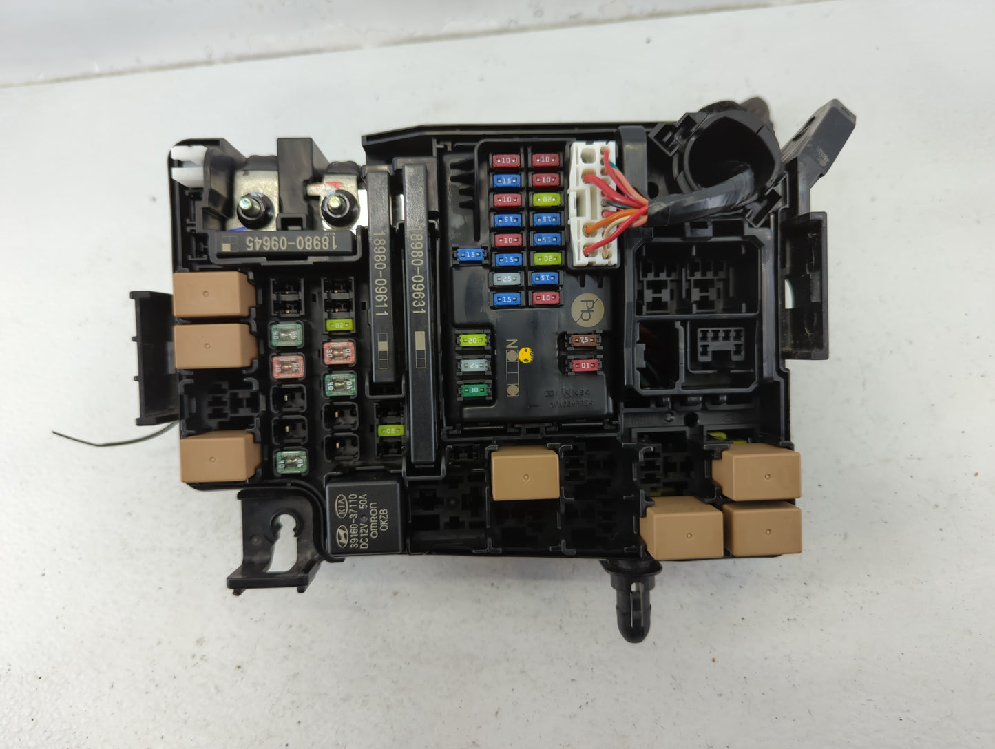 2019-2020 Kia Forte Fusebox Fuse Box Panel Relay Module P/N:91431 M7052 Fits Fits 2019 2020 OEM Used Auto Parts - Oemusedaut