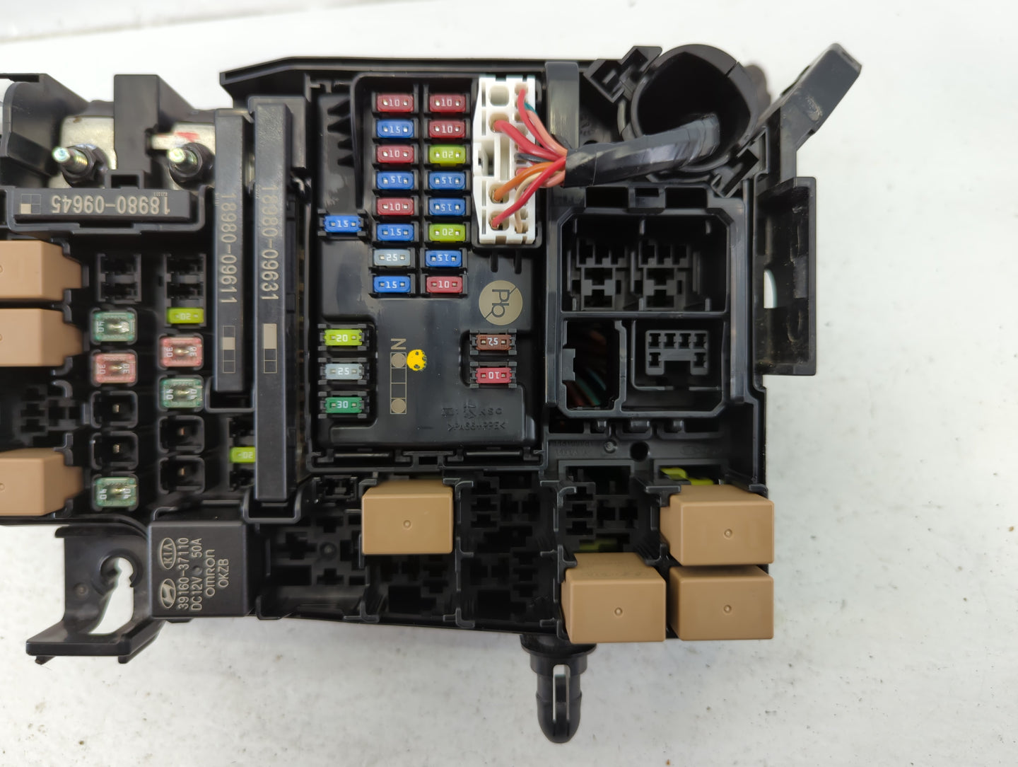 2019-2020 Kia Forte Fusebox Fuse Box Panel Relay Module P/N:91431 M7052 Fits Fits 2019 2020 OEM Used Auto Parts - Oemusedaut