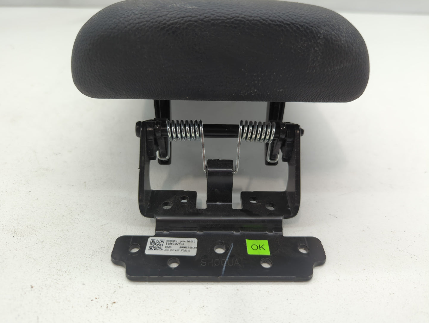 2019-2022 Kia Forte Center Console Armrest Cover Lid - Oemusedautoparts1.com