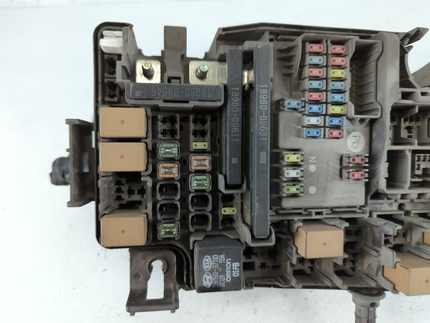 2019-2020 Kia Forte Fusebox Fuse Box Panel Relay Module P/N:91431 M7052 Fits Fits 2019 2020 OEM Used Auto Parts - Oemusedaut