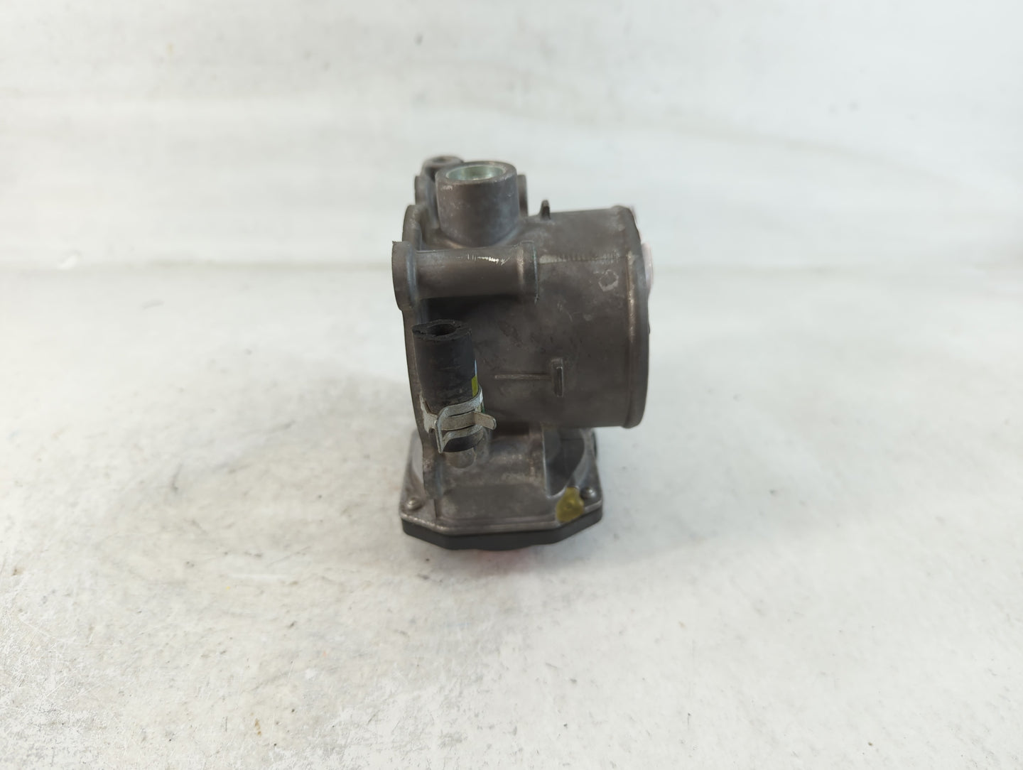 2020-2022 Kia Forte Throttle Body P/N:35100-2B340 Fits Fits 2020 2021 2022 OEM Used Auto Parts - Oemusedautoparts1.com