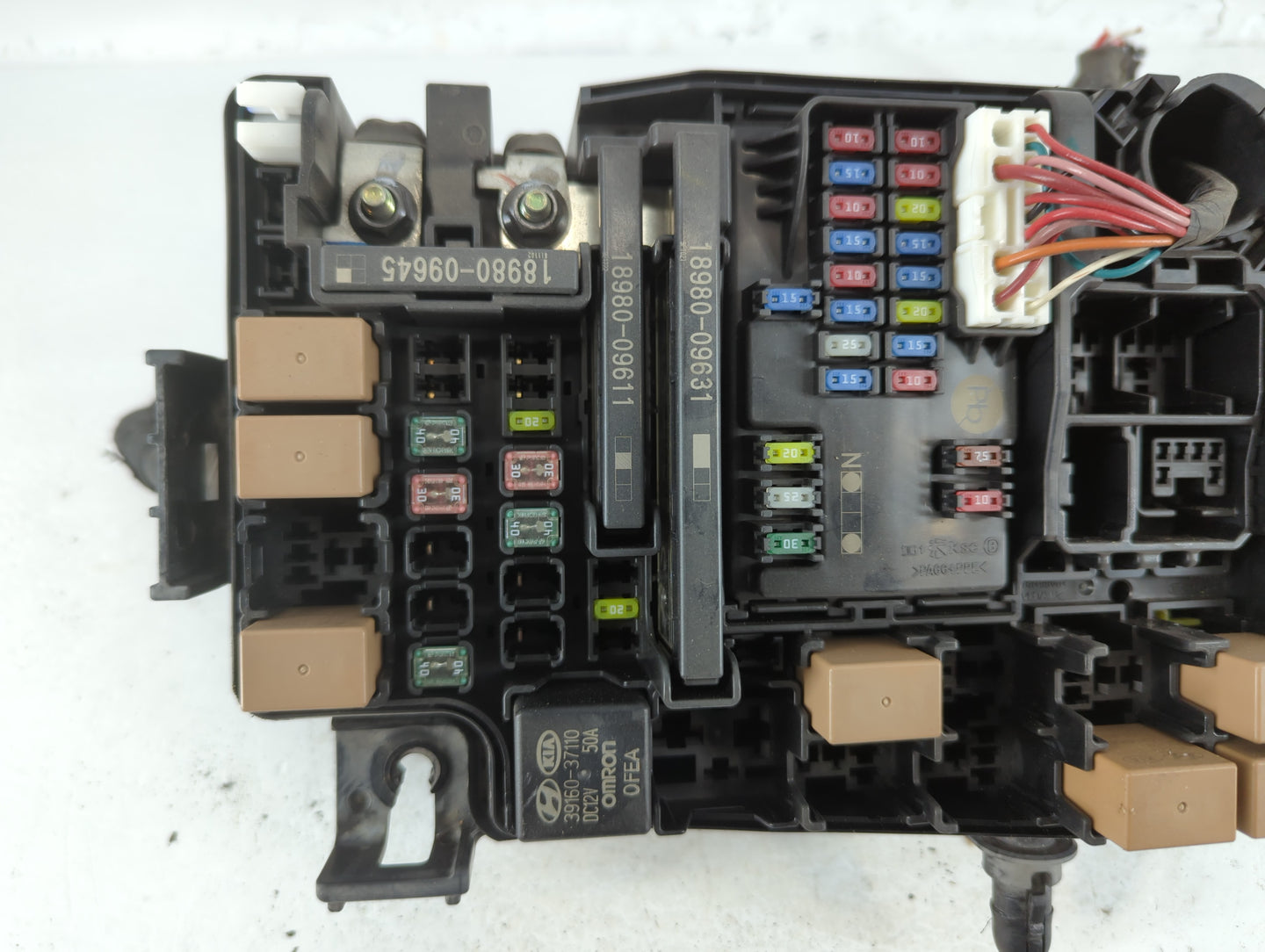 2019-2020 Kia Forte Fusebox Fuse Box Panel Relay Module P/N:91431 M7052 Fits Fits 2019 2020 OEM Used Auto Parts - Oemusedaut