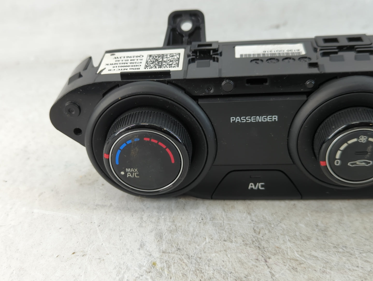 2019-2021 Kia Forte Climate Control Module Temperature AC/Heater Replacement P/N:97250-M1630WK Fits Fits 2019 2020 2021 OEM 