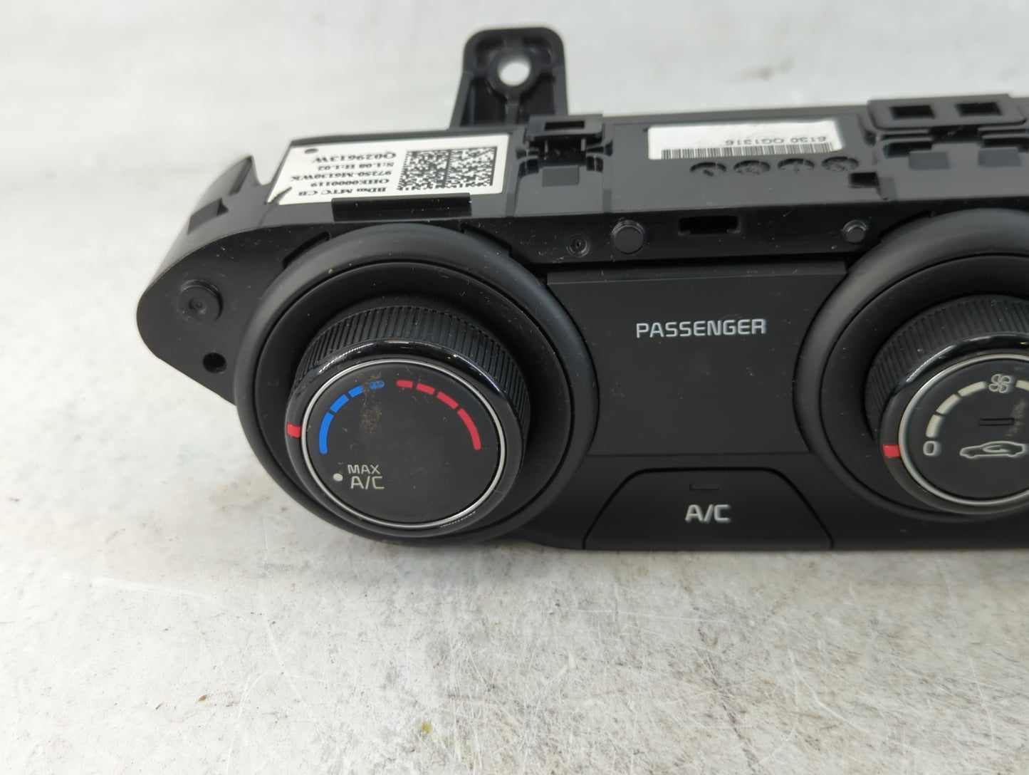 2019-2021 Kia Forte Climate Control Module Temperature AC/Heater Replacement P/N:97250-M1630WK Fits Fits 2019 2020 2021 OEM 