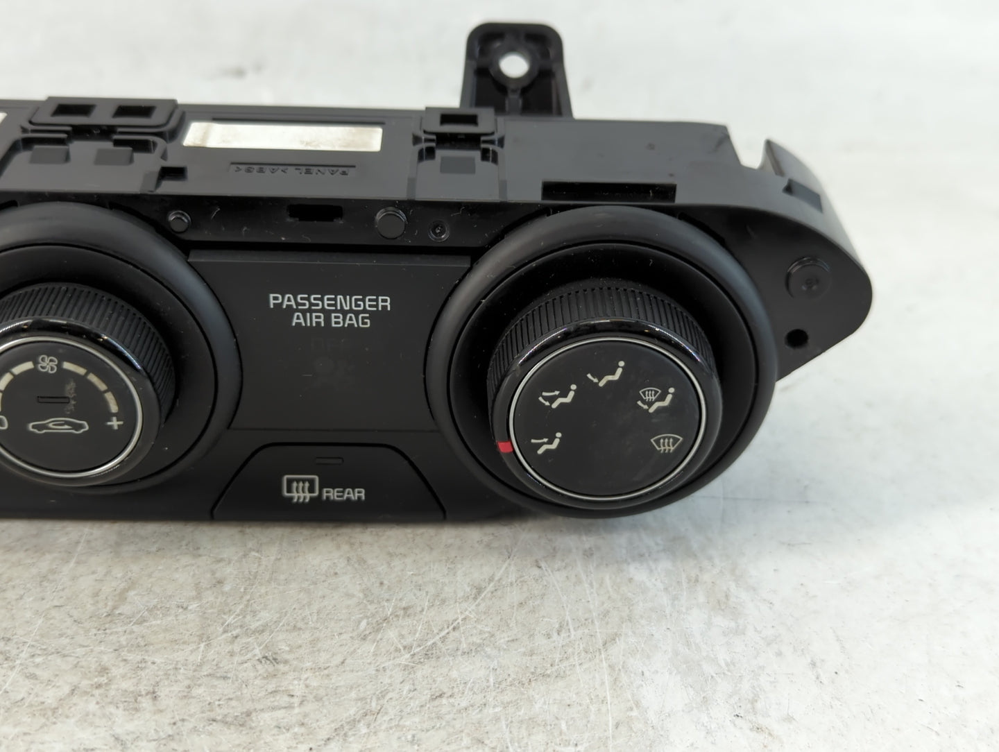 2019-2021 Kia Forte Climate Control Module Temperature AC/Heater Replacement P/N:97250-M1630WK Fits Fits 2019 2020 2021 OEM 