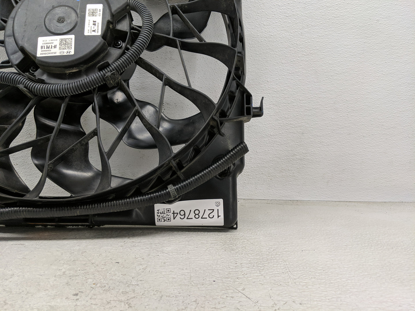 2016-2020 Kia Optima Electric Radiator Cooling Fan Motor Assembly P/N:25380-D5280 Fits Fits 2016 2017 2018 2019 2020 OEM Use