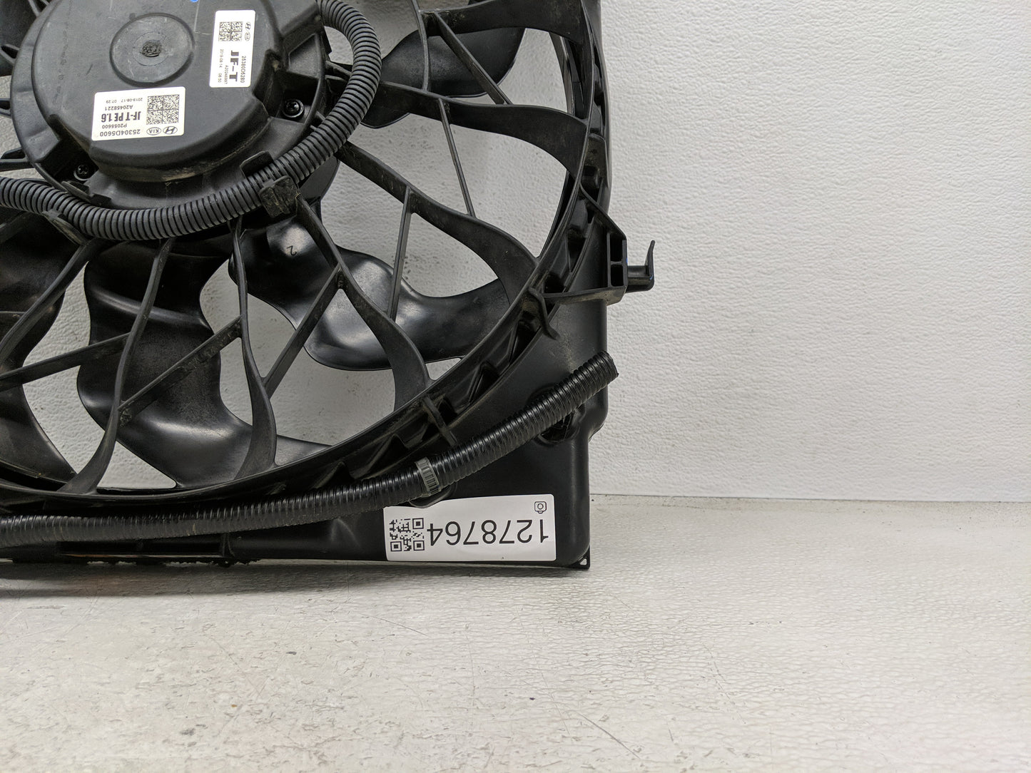 2016-2020 Kia Optima Electric Radiator Cooling Fan Motor Assembly P/N:25380-D5280 Fits Fits 2016 2017 2018 2019 2020 OEM Use