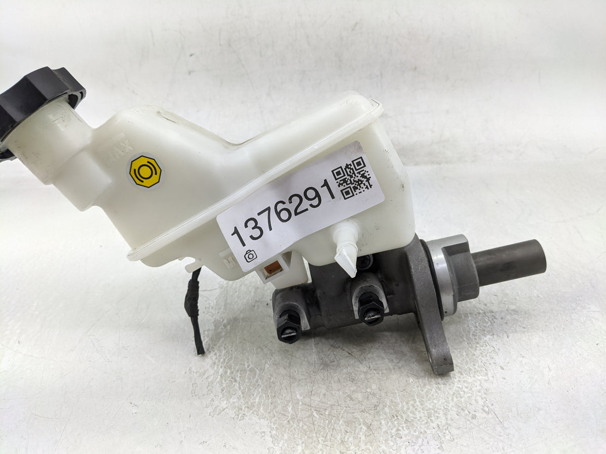 2016-2020 Kia Optima Brake Master Cylinder 1376291 - Oemusedautoparts1.com