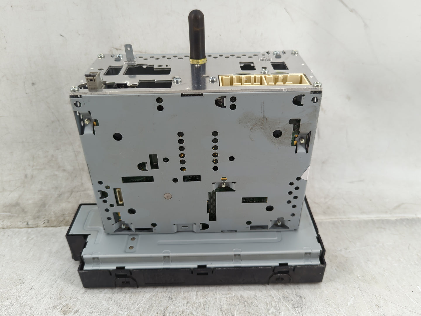 2019-2020 Kia Optima Radio AM FM Cd Player Receiver Replacement P/N:96160-D5700WK AD81005AN Fits Fits 2019 2020 OEM Used Aut