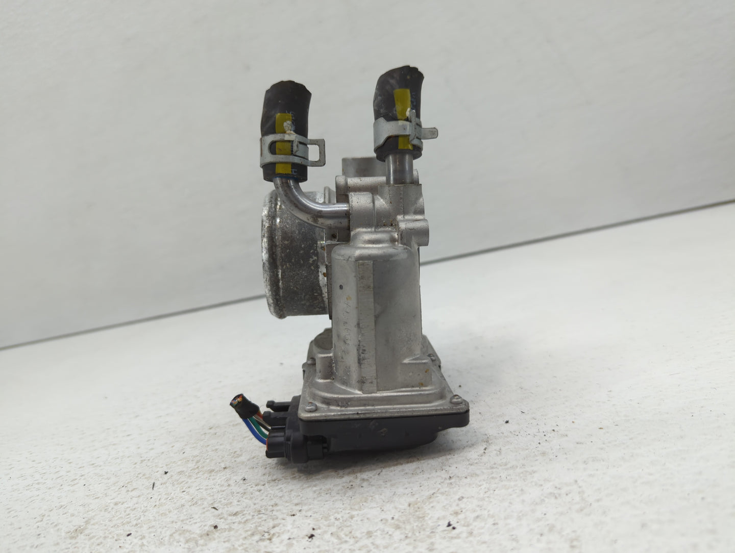 2016-2020 Kia Optima Throttle Body P/N:35100-2B340 Fits Fits 2015 2016 2017 2018 2019 2020 2021 2022 OEM Used Auto Parts - O