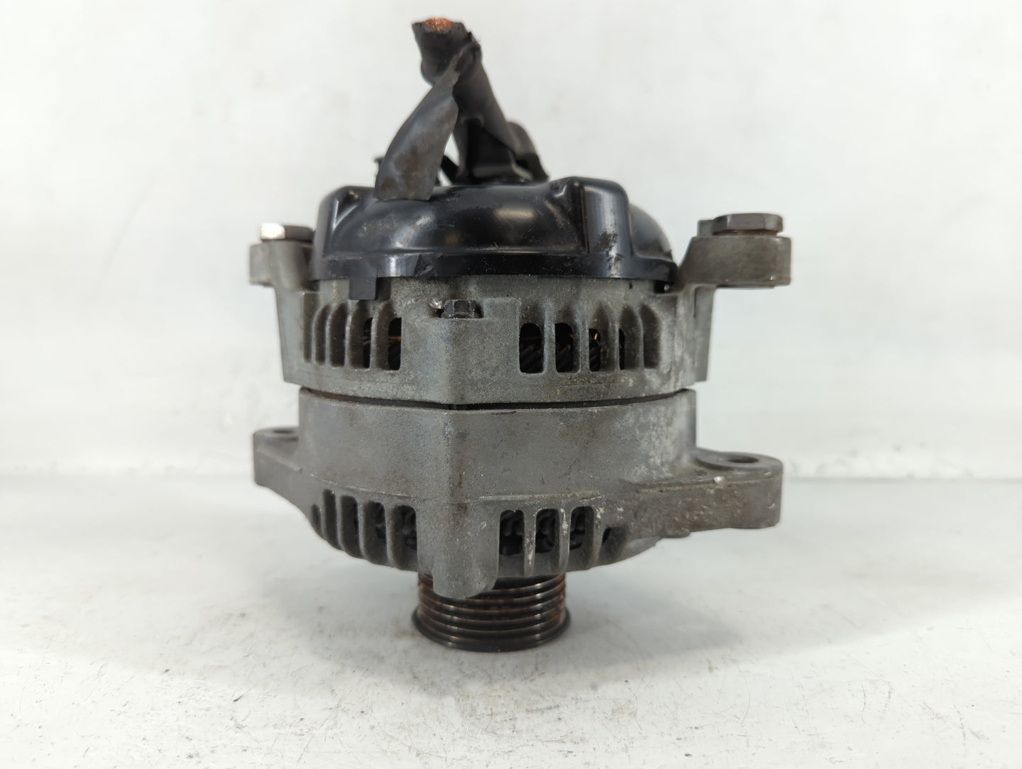 2016-2020 Kia Optima Alternator Replacement Generator Charging Assembly Engine OEM P/N:37300-2G061 Fits OEM Used Auto Parts 