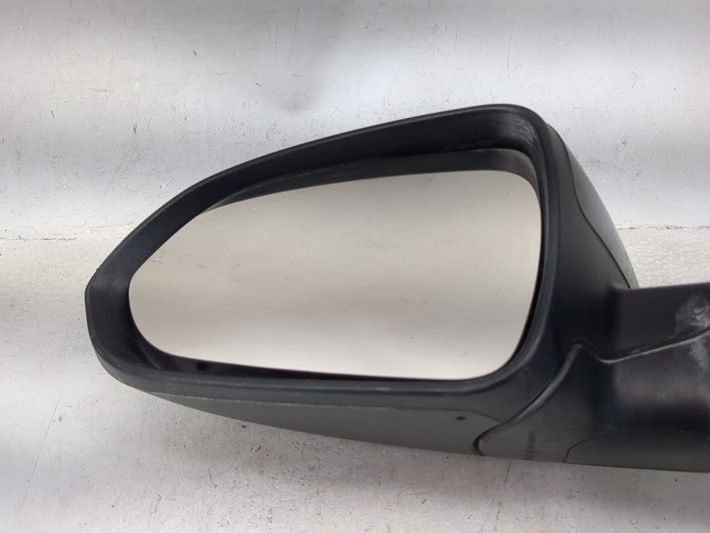2018-2020 Kia Rio Driver Side View Mirror - Left Door Mirror OEM Used - Oemusedautoparts1.com