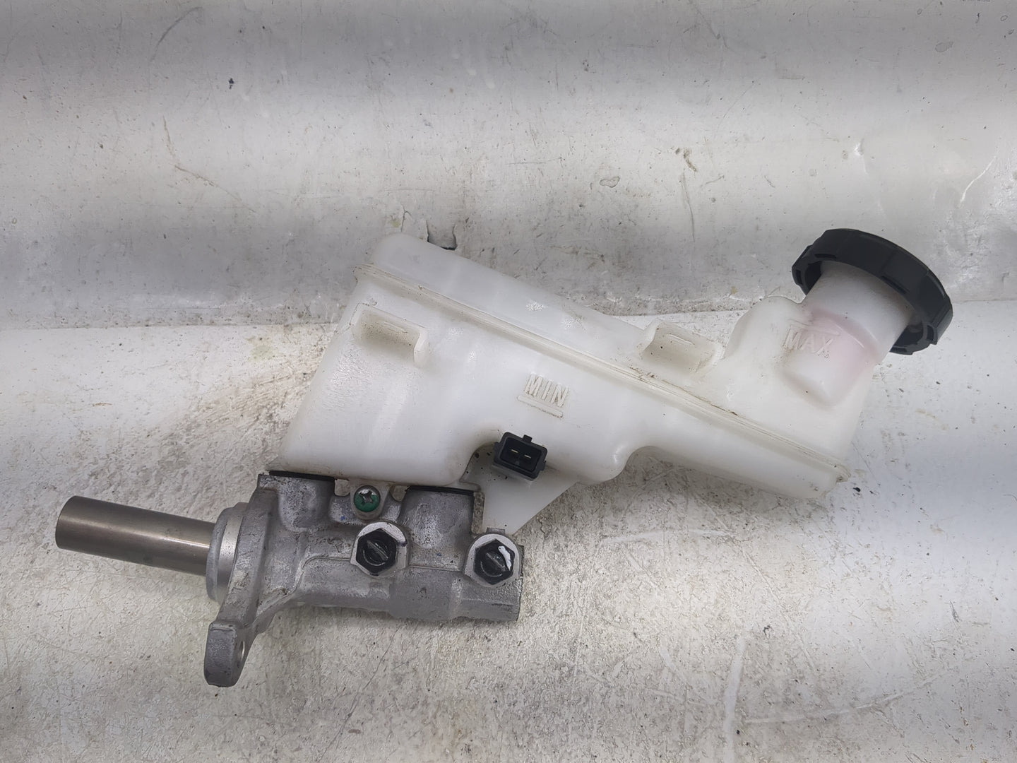 2020-2020 Kia Rio Brake Master Cylinder 1497497 - Oemusedautoparts1.com