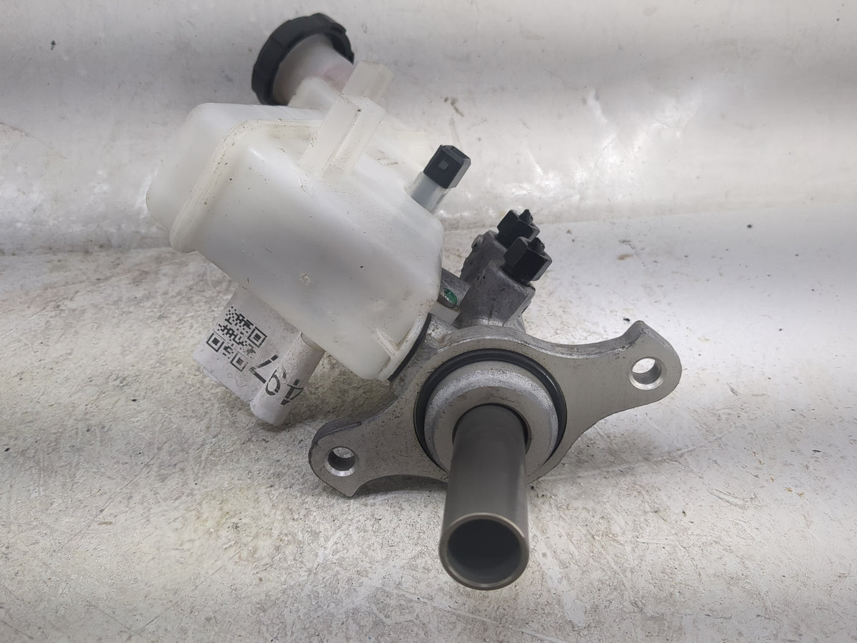 2020-2020 Kia Rio Brake Master Cylinder 1497497 - Oemusedautoparts1.com