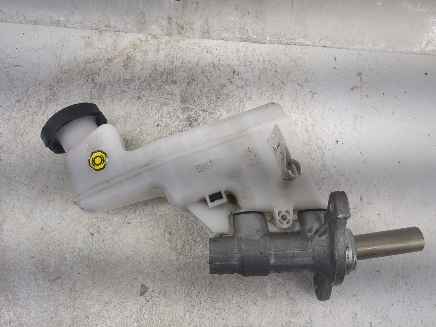 2020-2020 Kia Rio Brake Master Cylinder 1497497 - Oemusedautoparts1.com