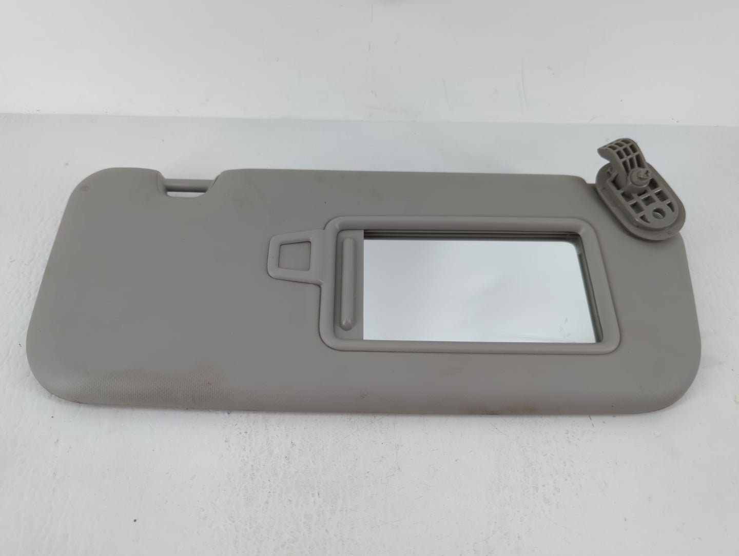 2018-2020 Kia Rio Sun Visor Shade Replacement Passenger Right Mirror Fits Fits 2018 2019 2020 2021 2022 OEM Used Auto Parts 