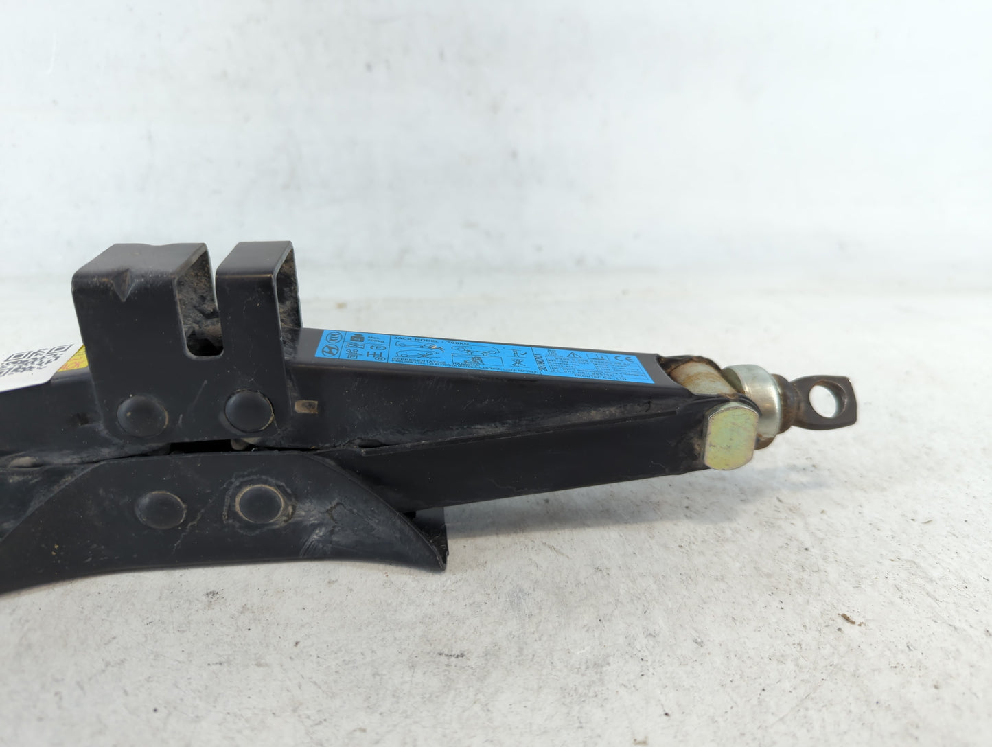 2020 Kia Rio Spare Scissor Car Jack - Oemusedautoparts1.com